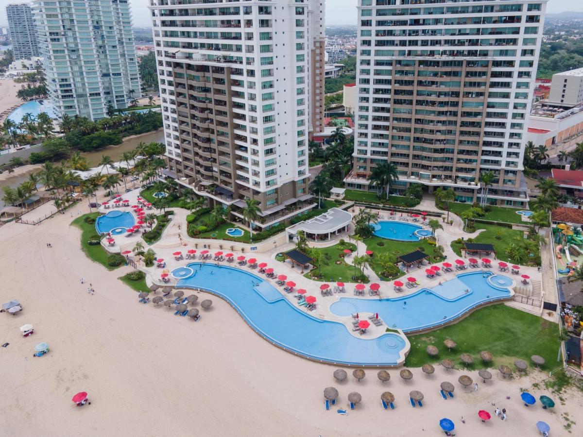 Ocean Front Condo Sleeps 4 Adults-Grand Venetian T3000-1606 Пуерто Валярта Екстериор снимка