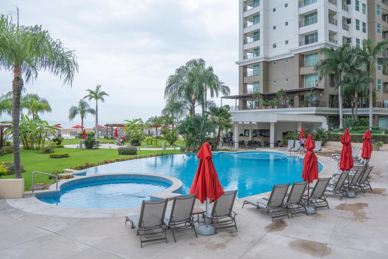 Ocean Front Condo Sleeps 4 Adults-Grand Venetian T3000-1606 Пуерто Валярта Екстериор снимка