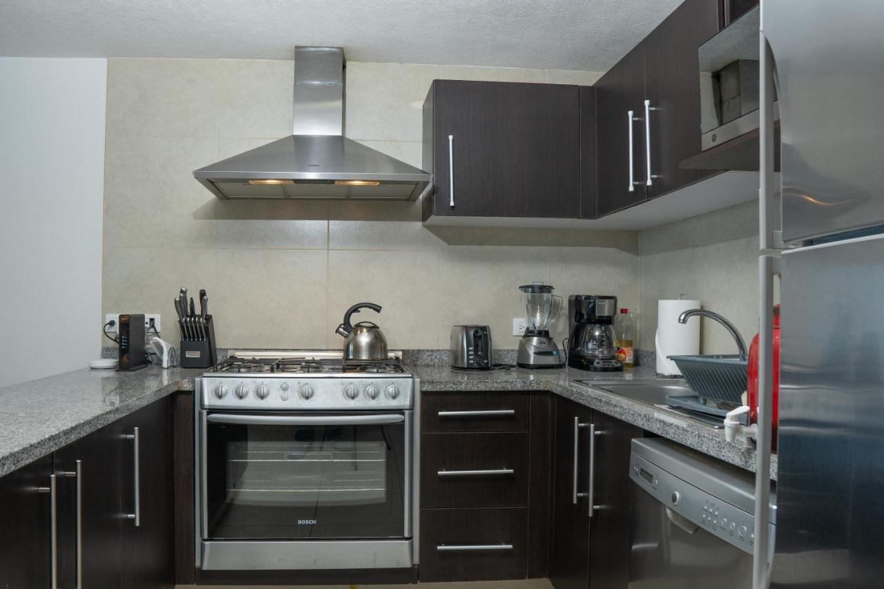 Ocean Front Condo Sleeps 4 Adults-Grand Venetian T3000-1606 Пуерто Валярта Екстериор снимка