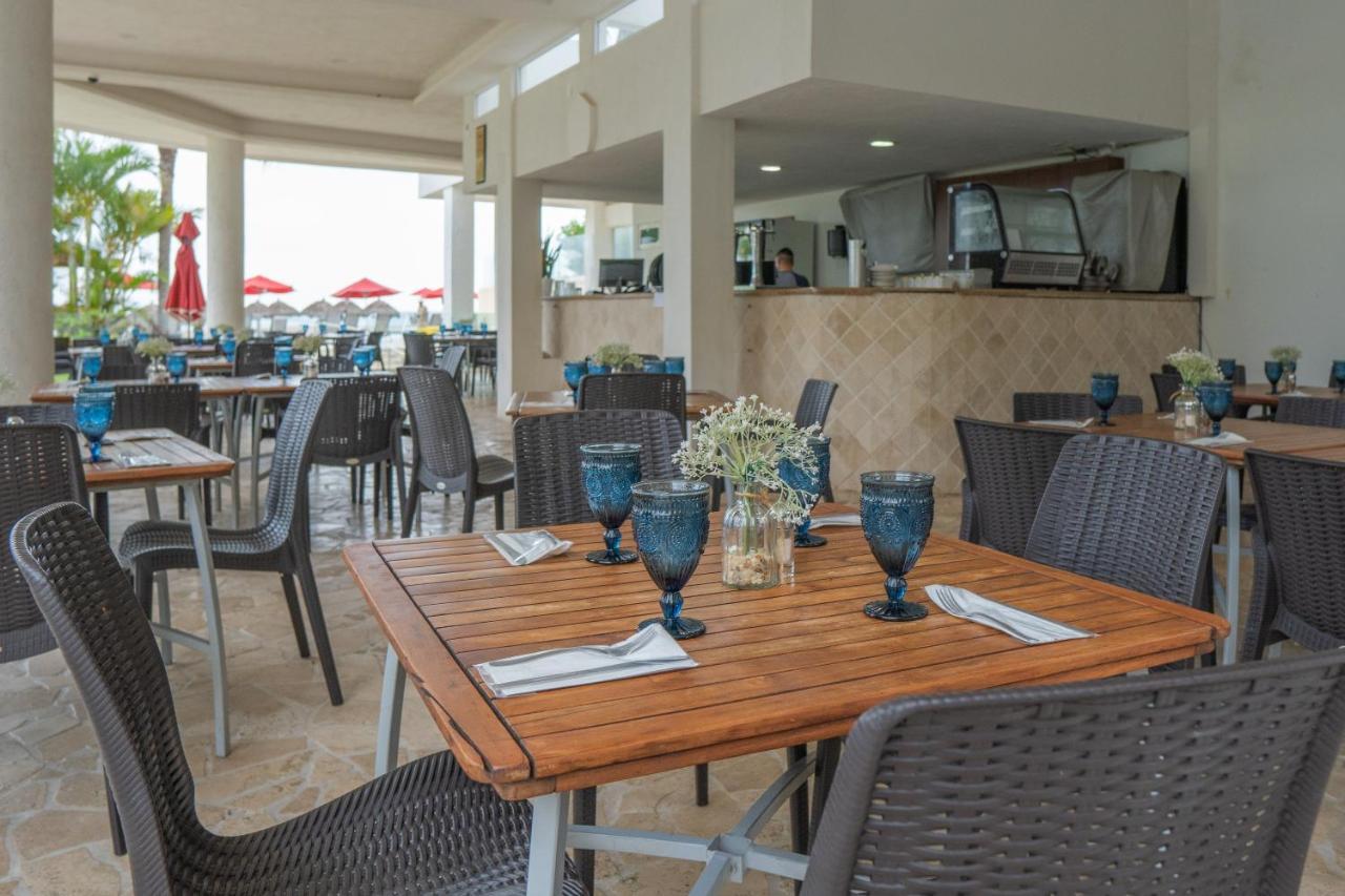 Ocean Front Condo Sleeps 4 Adults-Grand Venetian T3000-1606 Пуерто Валярта Екстериор снимка